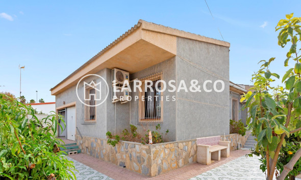 Detached House/Villa - Resale - Torrevieja - Nueva Torrevieja